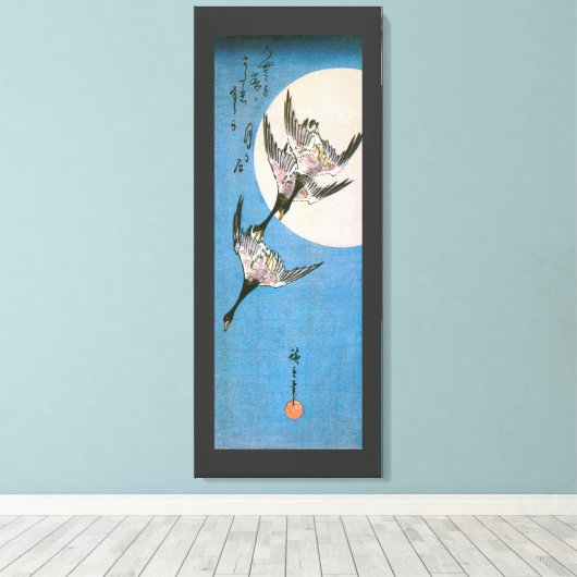 Wilde ganzen vliegen naar beneden over maan, Hiros Canvas Afdruk (Insitu (Houten vloer))