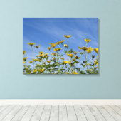 Wilde Gele Zonnebloemen en Blue Sky Canvas Afdruk (Insitu (Houten vloer))
