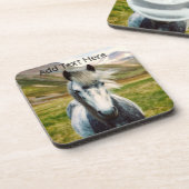 Wilde grijze paarden in de bergen bier onderzetter (Linkerzijde)