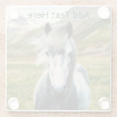 Wilde grijze paarden in de bergen glazen onderzetter (Achterkant)