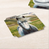 Wilde grijze paarden in de bergen kartonnen onderzetters (Gekanteld)