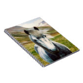 Wilde grijze paarden in de bergen notitieboek (Rechterzijde)