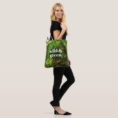 Wilde & Groene Tropische Jungle Tuin Tote Bag (Op model)