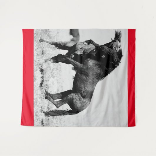 WILDE HOREN VAN UTAH FIGHTSTALLIONS TAPESTRY WANDKLEED (Voorkant (horizontaal))
