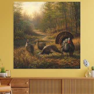 Wilde kalkoenen in het herfstbos canvas afdruk