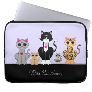 Wilde Kittenkatteam op licht periwinkle en zwart Laptop Sleeve
