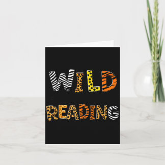 Wilde lezende kinderen die boeken lezen en boekenw kaart