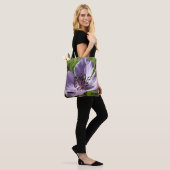 Wilde lila anemonenbloem in Paphos, Cyprus Tote Bag (Op model)