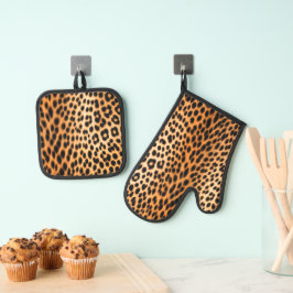 Wilde Luipaard Energie – Krachtige Dierenprint Mod Ovenwant & Pannenlap Set