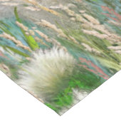 Wilde milieuvriendelijke inheemse grassen in het v tafelkleed (Gekanteld)