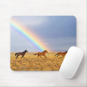 Wilde Mustang Paarden die lopen en Regenboog Muismat (Met muis)