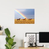 Wilde Mustang Paarden die lopen en Regenboog Poster (Thuiskantoor)
