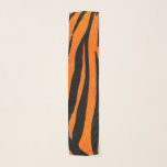 Wilde Oranje zwarte tijgerstripes — Dierafdrukken Sjaal<br><div class="desc">Dit modieuze en trendy patroon is perfect voor de stijlvolle fashionista. Het is voorzien van een klassieke afdruk van zwarte en heldere oranje tijgerstrepen met een moderne draai. Het is cool, leuk en speels! ***BELANGRIJKE ONTWERPNOOT: Voor om het even welk verzoek van het douaneontwerp zoals passende productverzoeken, kleurenveranderingen, plaatsingsveranderingen, of...</div>