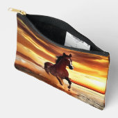 Wilde Paard galoppeert door Surf Etui (Open)