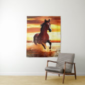 Wilde Paard galoppeert door Surf Wandkleed (In situ)