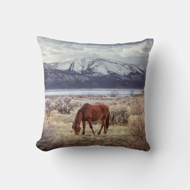 Wilde paard: Nevada winterlandschap. Kussen (Voorkant)