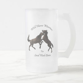 Wilde paarden en zand wasbekken matglas bierpul