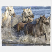 Wilde paarden in het SURF Fleece Deken (Voorkant (Horizontaal))