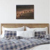 Wilde paarden lopen naar de woestijn canvas afdruk (Insitu (Slaapkamer))
