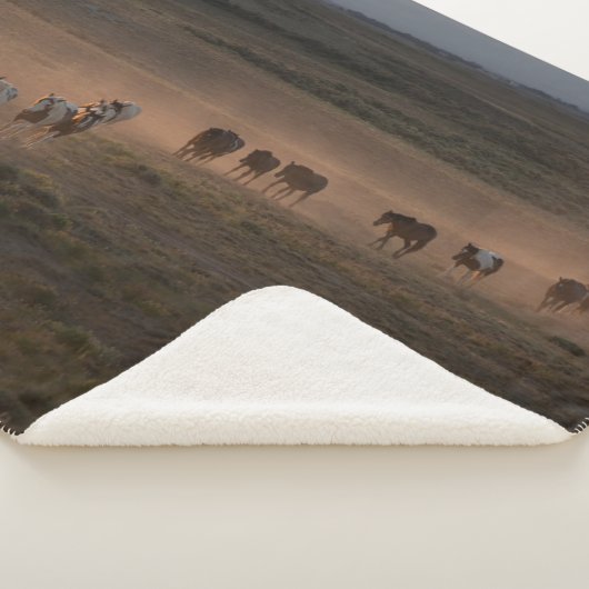 Wilde paarden lopen naar woestijn sherpa deken (3/4)