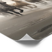 Wilde paarden op een mistig strand poster (Hoek)