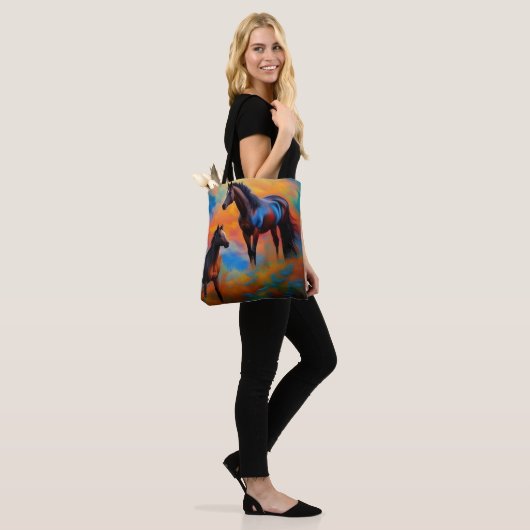 Wilde paarden *personaliseren* tote bag (Op model)