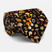 Wilde paddenstoelen op zwart stropdas (Opgerold)