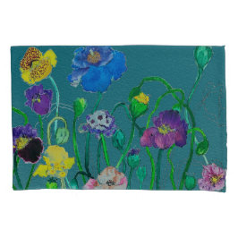 Wilde papavers op een zachte groene achtergrond kussensloop