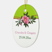 Wilde roze roos bloemenbruiloftslimoen groene keep keramisch ornament (Links)