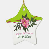 Wilde roze roos bloemige trouw mintgroene aandenke keramisch ornament (Links)