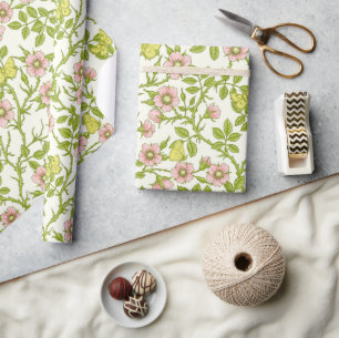 Wilde rozen en vlinders /roze/lichtgroen/geel cadeaupapier