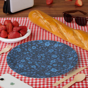 Wilde rozen in het blauw papieren bordje