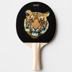 Wilde tijger dier gezicht op zwart tafeltennisbatje