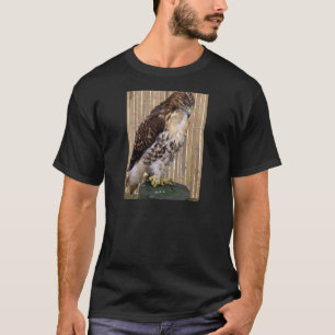 Wilde vogels: Red-Tailed Hawk T-shirt