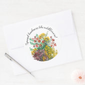 Wilde weidebloemen verspreiden vriendelijkheid ronde sticker (Envelop)