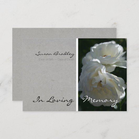 Wilde witte rozen in het liefdevol van geheugenaan kaart (Voorkant / Achterkant)