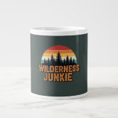 Wilderness junkie retro design grote koffiekop (Voorkant)