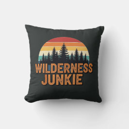 Wilderness junkie retro design kussen