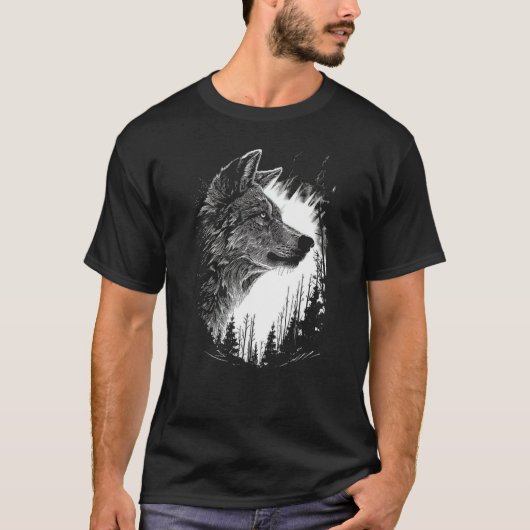 Wilderness Wanderer, Monochrome Wolf in the Night T-shirt (Voorkant)