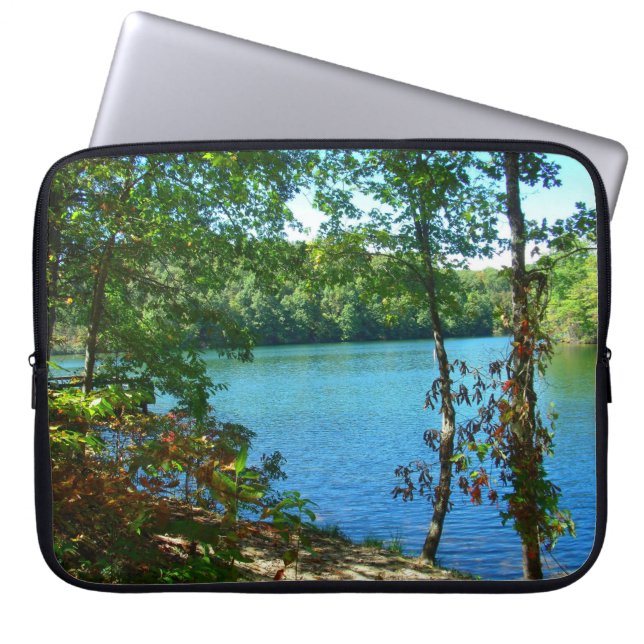 Wilderness Wooded Lake Laptop Sleeve (Voorkant)