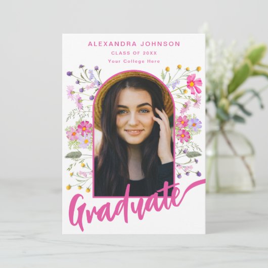 Wildflower Afstuderen Photo Arch Modern Pink Scrip Aankondiging (Staand voorkant)