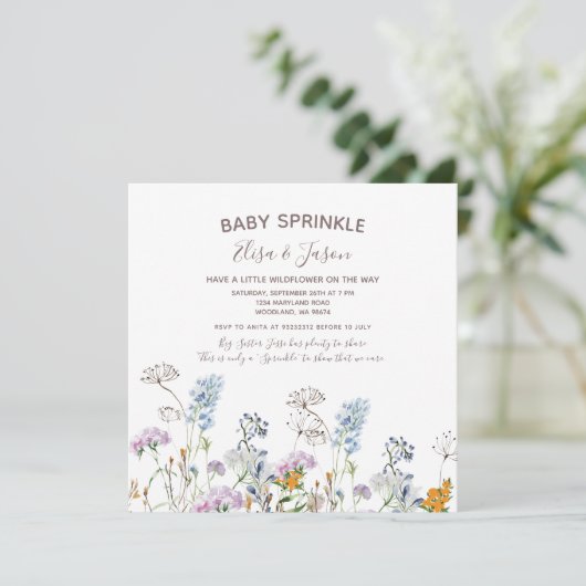 Wildflower Baby Girl Sprinkle Showuitnodiging Kaart (Staand voorkant)