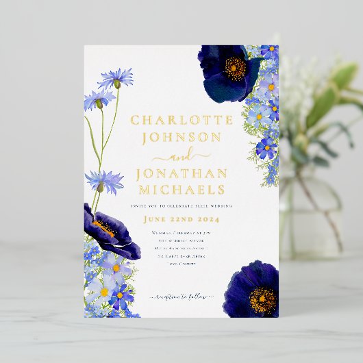 Wildflower blauw en goud rustieke bruiloft folie uitnodiging (Staand Voorkant)