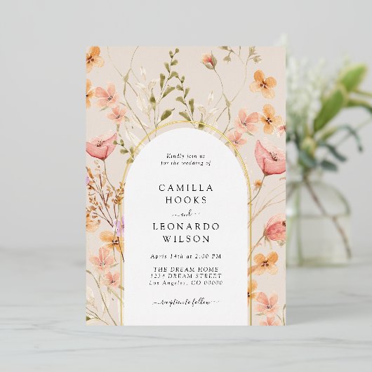 Wildflower boog bruiloft foto uitnodiging (Staand Voorkant)