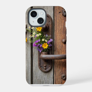 Wildflower bos op roestige deur handvat iPhone 15 case