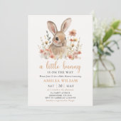 Wildflower Bunny Rabbit Baby shower Uitnodiging (Staand voorkant)