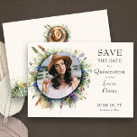Wildflower Cowgirl Rustieke Bloemen Quinceanera Fo Save The Date<br><div class="desc">Foto Save the Date for Quinceanera (bewerkbaar), vol rustieke elegantie en westerne boho charme. Het ontwerp is voorzien van waterverf illustraties van cowgirl pet en kleurrijke gedempte land weide wilde bloemen gecombineerd met elegante typografie op een ivoren crème basis. Voor het coördineren van briefpapier en dag van evenement decor, bekijk...</div>