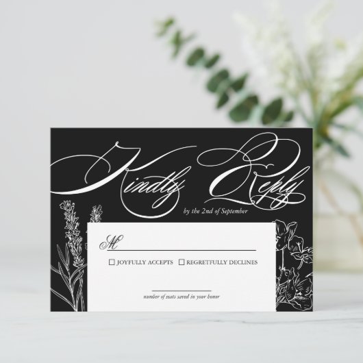 Wildflower Elegant Gothic Wedding RSVP Kaartje (Staand voorkant)