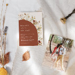 Wildflower Foto Terracotta Wedding Invitation Kaart<br><div class="desc">Moderne maar casual terracotta booguitnodiging met de tekst van de douanefoto en van de datum op de rug met transparante bekleding bij de bodem. (Voorbeeld afbeelding van Alice Bitencourt uit Pixabay)</div>