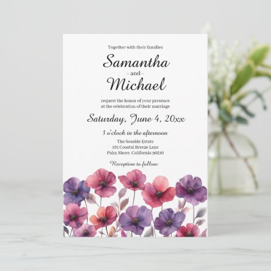 Wildflower huwelijksuitnodiging in Paarse en roze Kaart (Staand voorkant)